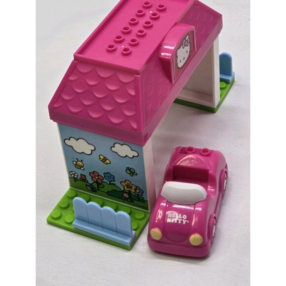 Sanrio Hello Kitty Lot of 10 Mini Figures And Assorted Mega Bloks - Picture 7 of 16